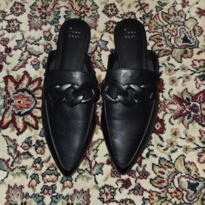 NWOT Black Chain Detail Mules